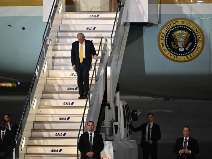 Il presidente Usa Donald Trump sbarca in Giappone