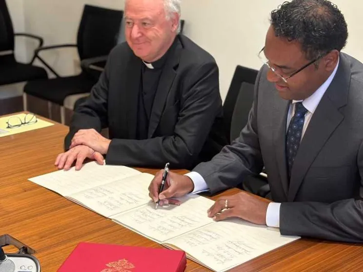 Anche Salesforce firma il patto per l’IA etica