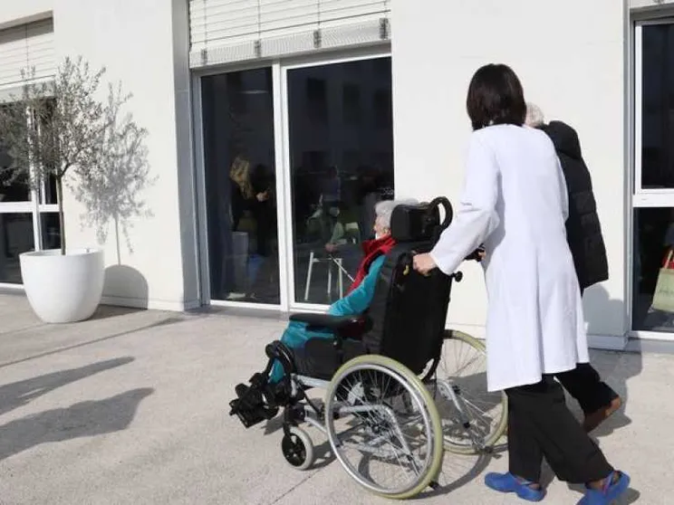 «La sanità non è fatta solo di ospedali»