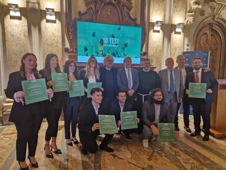 Aperte le candidature a "10 tesi per la sostenibilità"