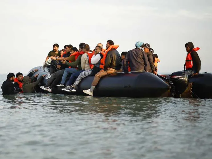 Starmer scavalca a destra Trump sull'immigrazione