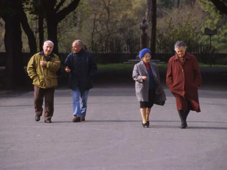 Cos'è l'"ageismo" e che effetti ha sugli anziani nella società