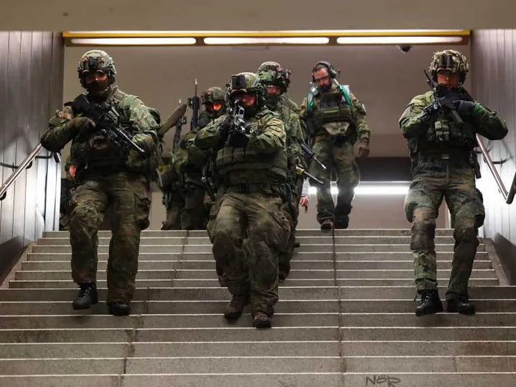 Corridoi per le truppe: la Schengen militare costa 100 miliardi