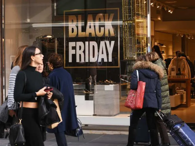Il Black Friday: idoli e colpa nel carrello