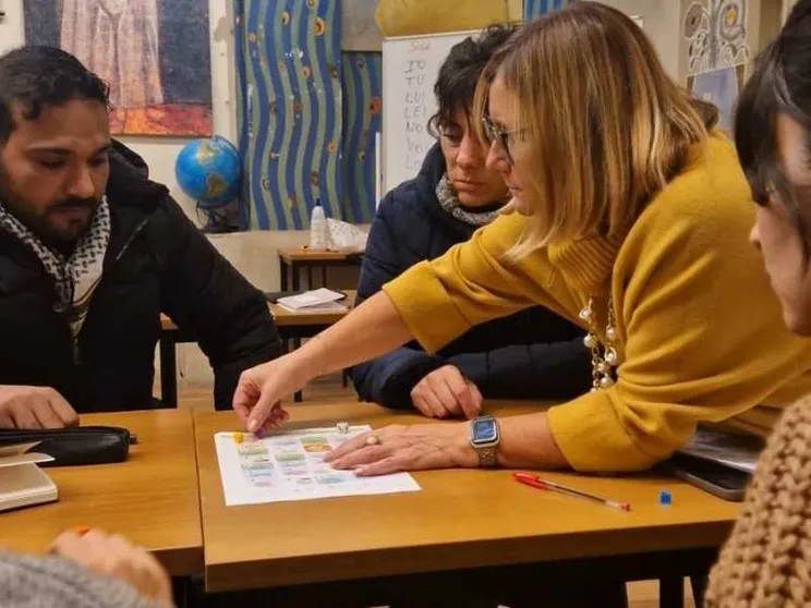 Come funzionano le scuole per i migranti che non possono andare a scuola