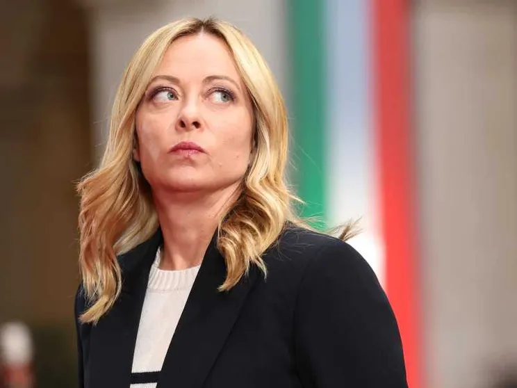 Meloni è in mezzo al guado e punta ancora sull’«unità fra Ue e Usa»