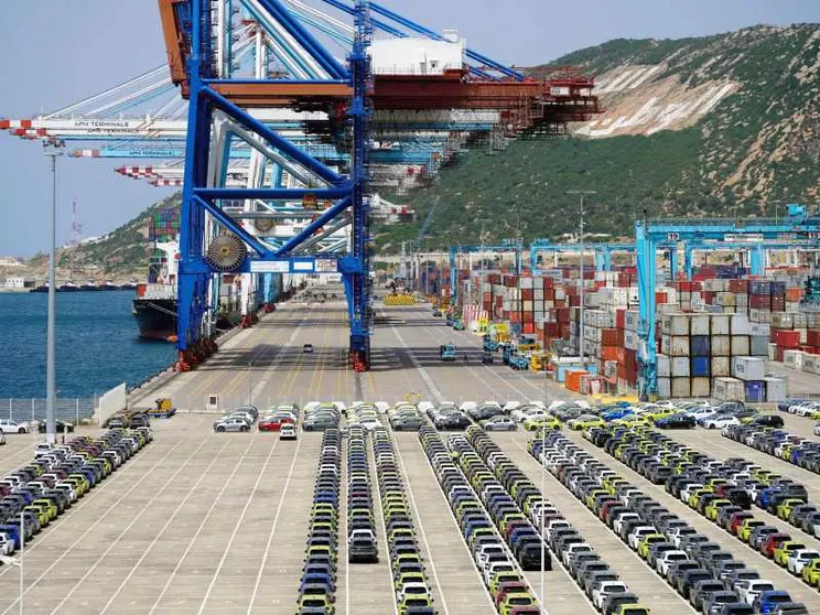 Nell'anno dei dazi è record per il commercio globale. Ma il surplus cinese fa paura