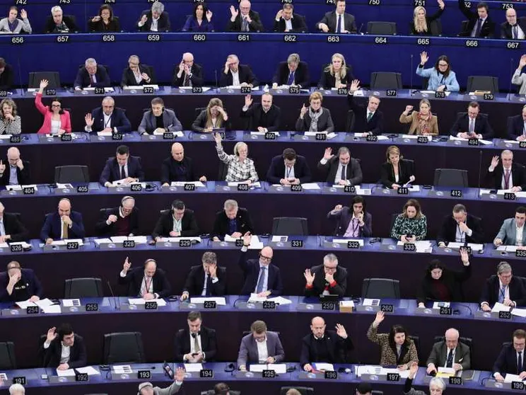 Il “sì” dell’Europarlamento all’aborto: come hanno votato gli italiani?