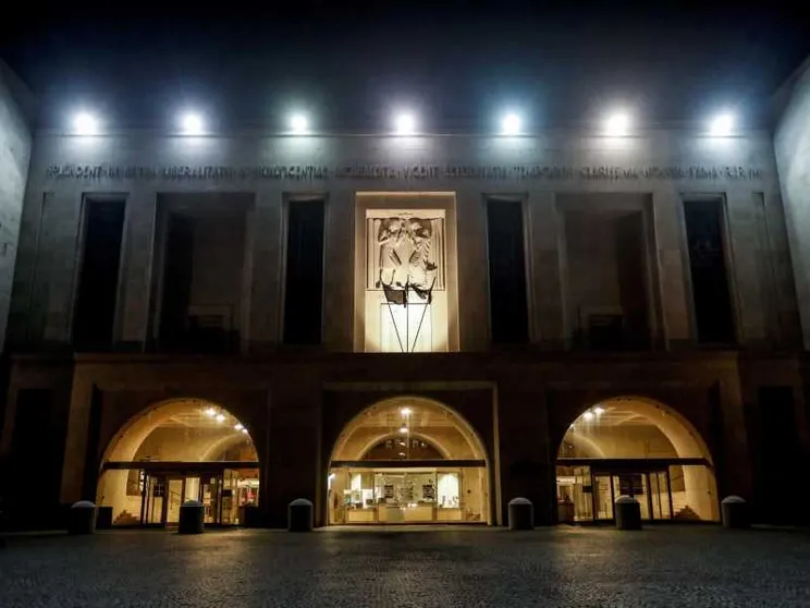 Una veduta esterna dell'ingresso principale dell'Ospedale Niguarda a Milano / Ansa Mourad Balti Touati