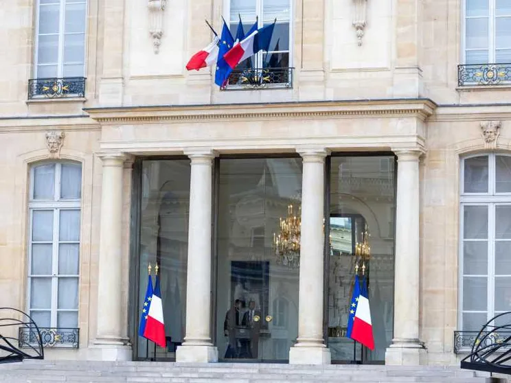 Francia: “aiuto a morire”, Macron vuole la legge. Ma il Senato lo frena