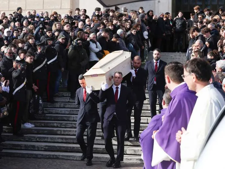 La strage di Crans-Montana, è il tempo di restare uniti nel dolore