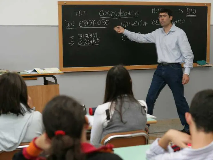 La Cei agli studenti: «Portate i vostri dubbi e le domande nell'ora di religione»