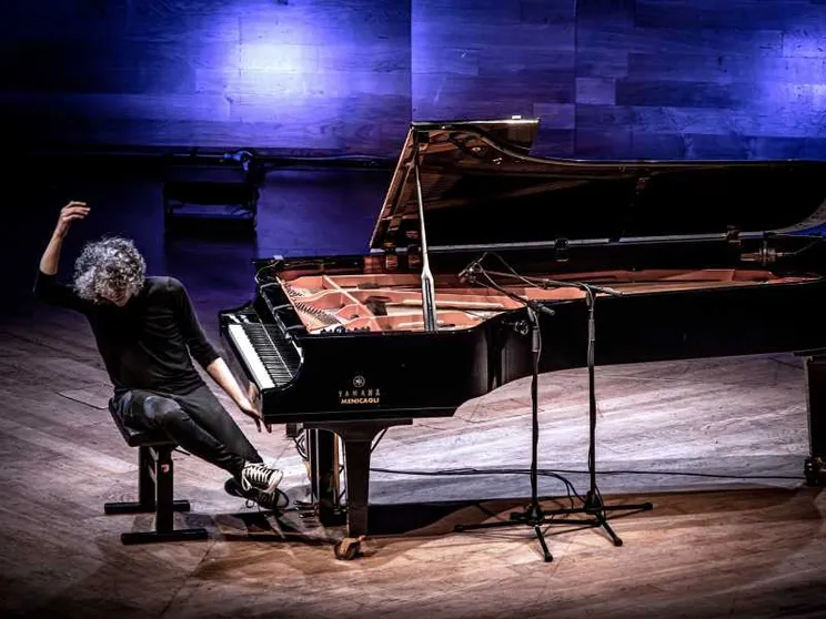 Giovanni Allevi in tour: la forza della fragilità