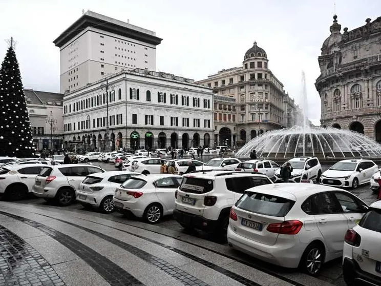 I taxi, la concorrenza di Uber e le ragioni di uno scontro infinito