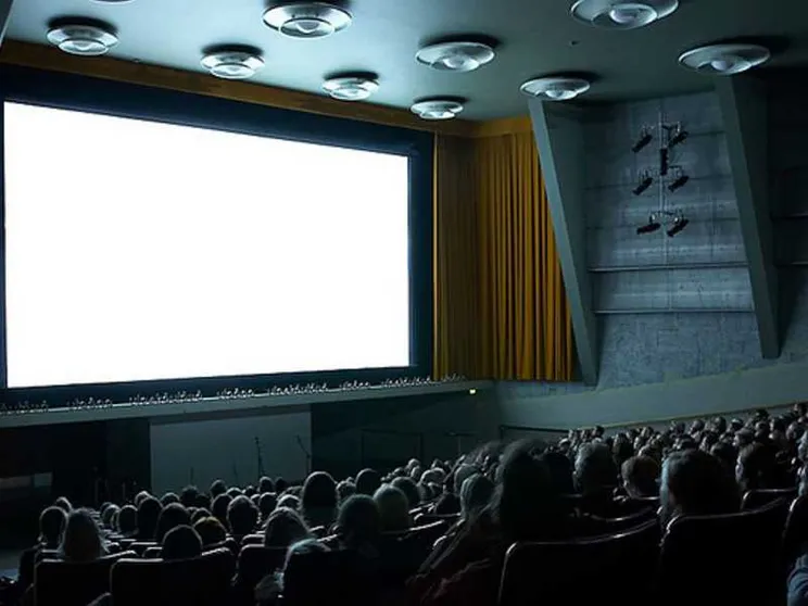 L'autodocufilm su Corona, stanziamenti indegni e figuracce da evitare