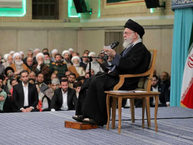 Khamenei riappare in pubblico e attacca gli Usa: ecco cosa ha detto
