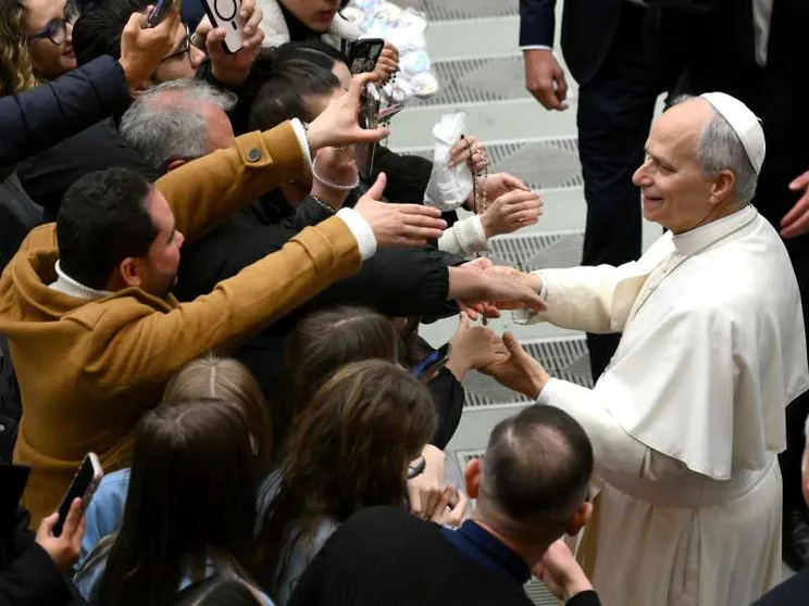 Il Papa: «La guerra è tornata di moda, preghiamo per la pace»