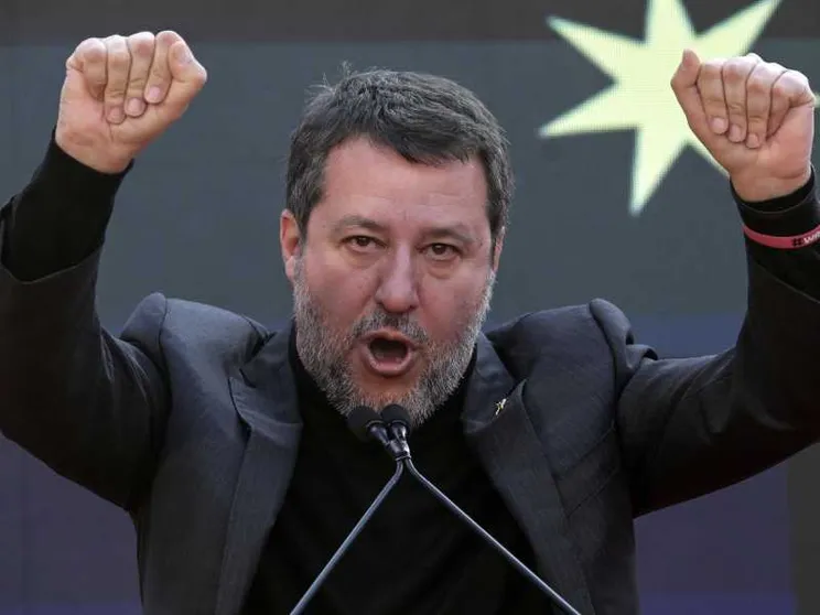 Sul caso Robinson scintille tra Salvini e Tajani