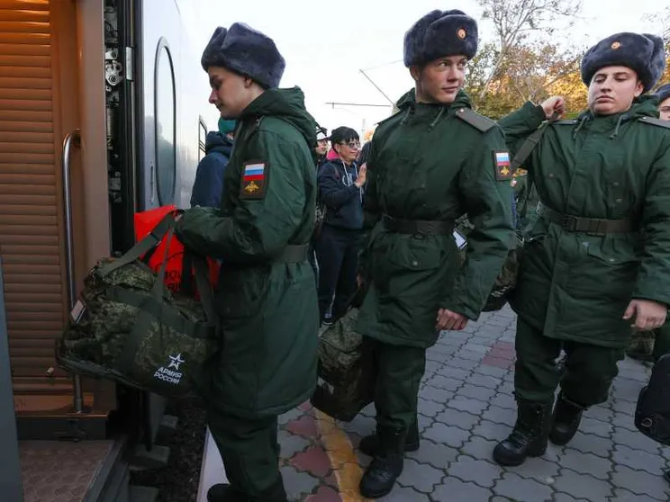 Soldati russi in partenza per il fronte