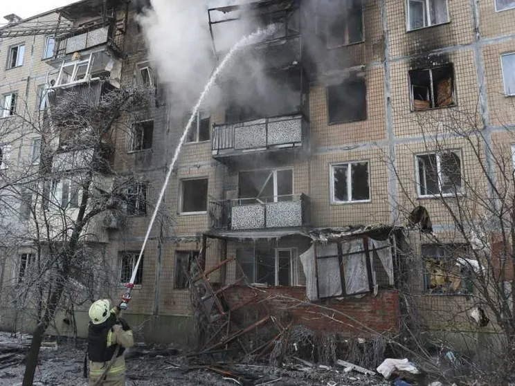 Bombe, gelo, buio: i colloqui tra Mosca e Kiev ricominciano nel peggiore dei modi