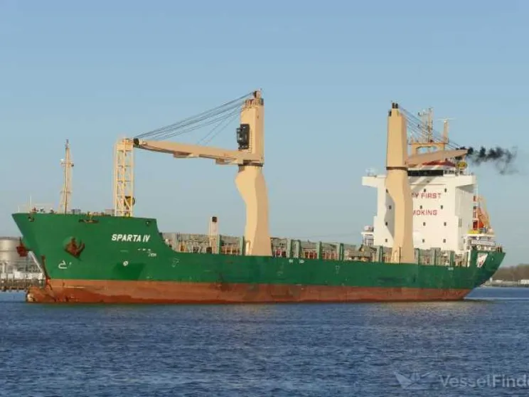 La “flotta fantasma” russa si muove da giorni di fronte alla Sardegna: cosa sappiamo
