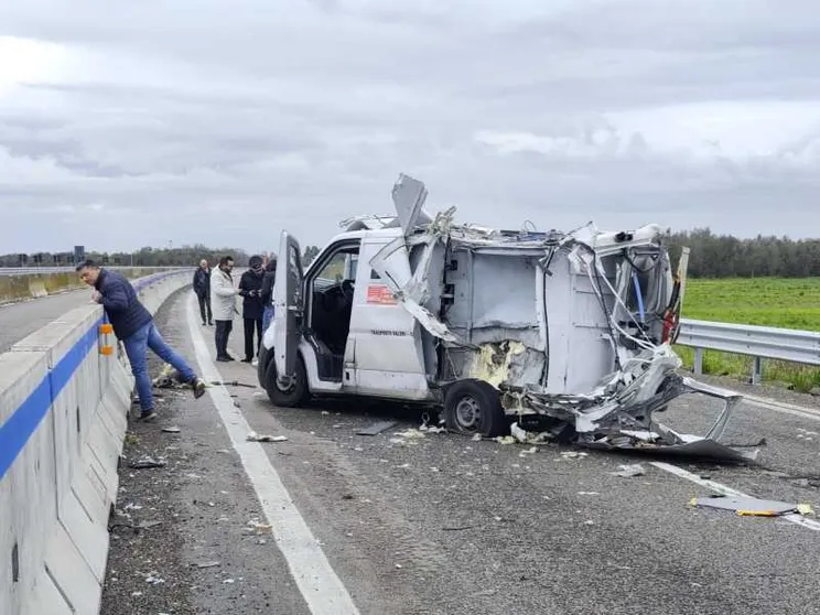 Brindisi, assalto a portavalori e sparatoria con i carabinieri: due fermi