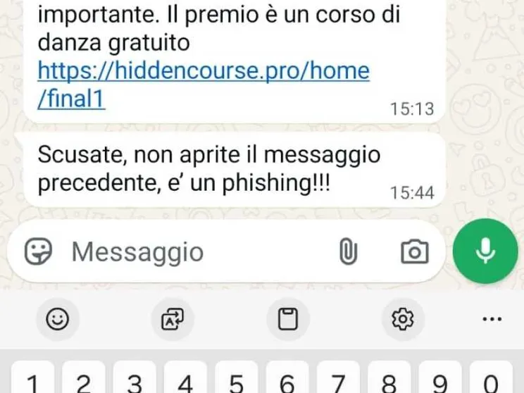 "Potresti votare mia nipote?": come funziona il Ghost Pairing, la truffa virale su Whatsapp