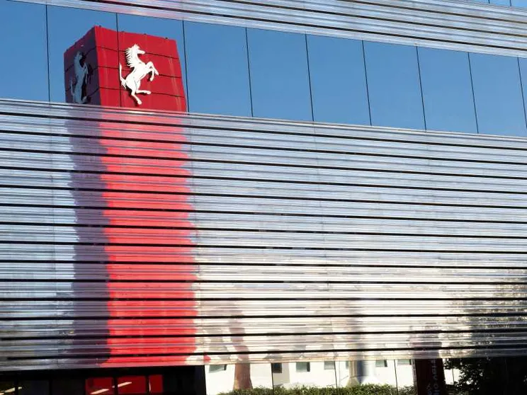 Alla Ferrari anche il premio di competitività è di lusso