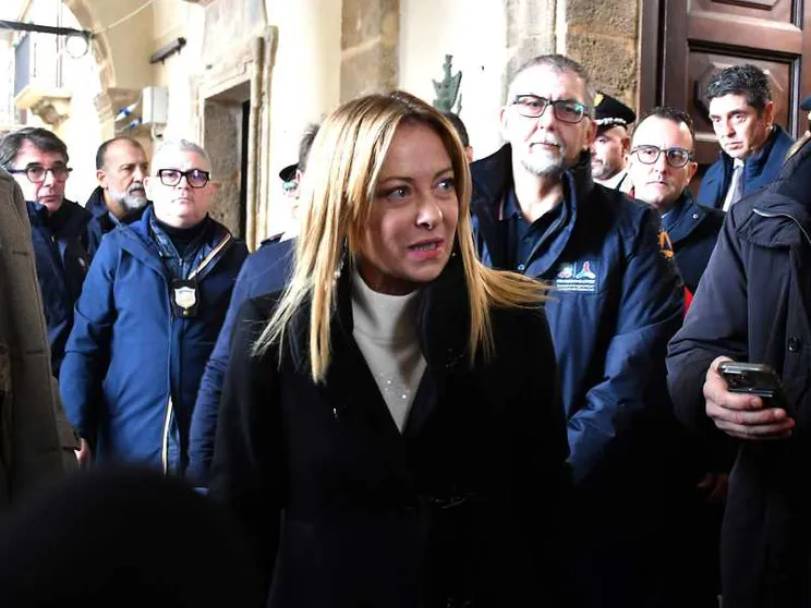 Bollette, arriva bonus extra da 115 euro. Sconti alle imprese, più Irap a produttori