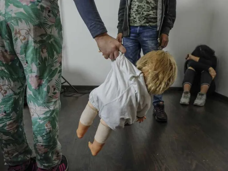 Dietro il caso di pedofilia in famiglia c'è la normalizzazione della pornografia