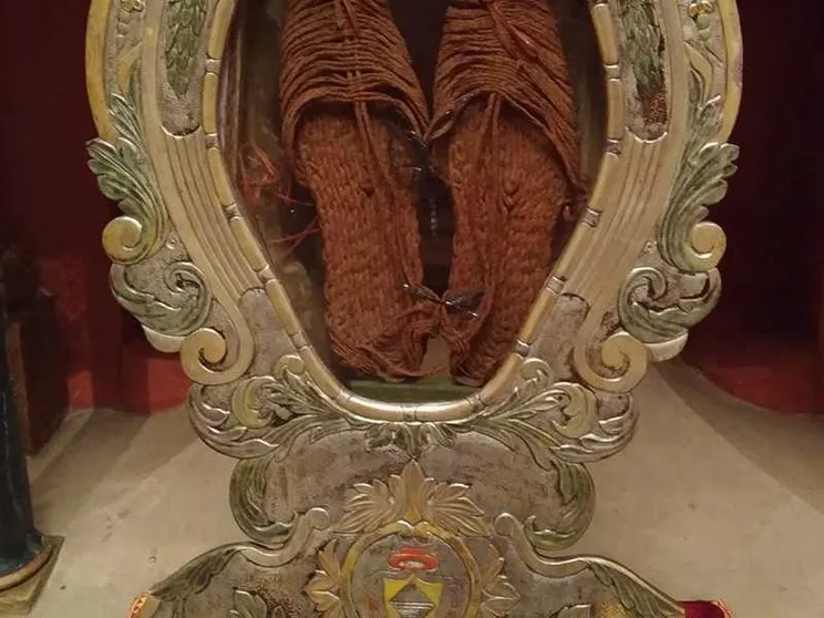 La reliquia dei sandali di san Francesco nella concattedrale di Recanati
