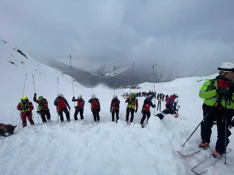 Maxi-valanga in Alto Adige, 25 scialpinisti coinvolti: 2 morti e 5 feriti (3 gravi)