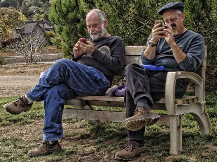 Meno figli, più soli: così la solitudine alimenta la crisi demografica