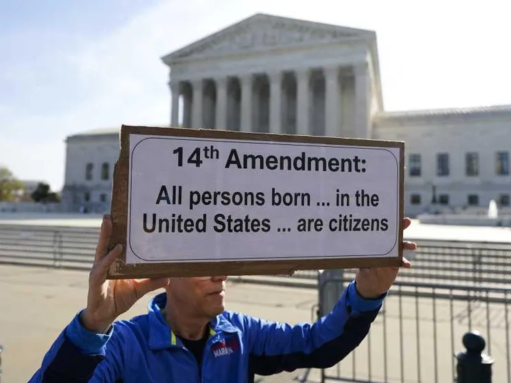 Trump ma non solo: tutti i governi che hanno limitato il diritto di cittadinanza