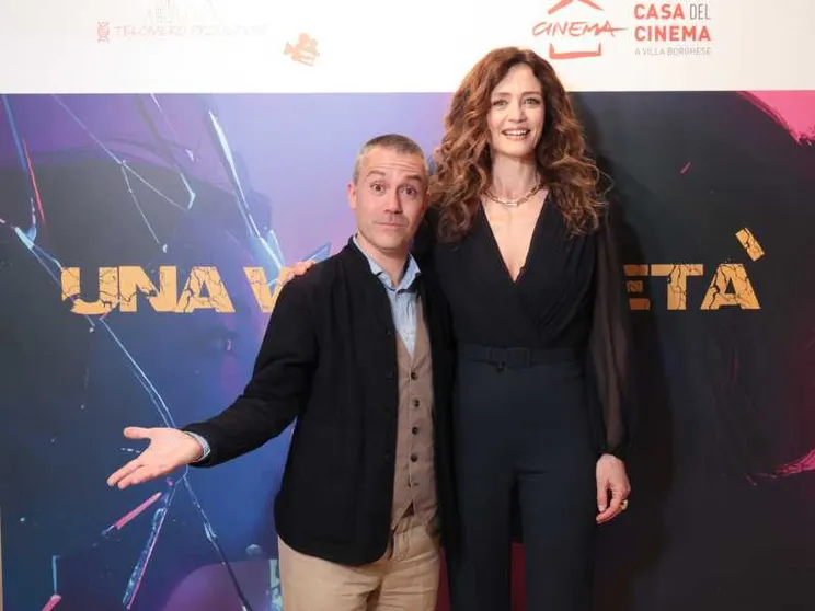 L'attrice Francesca Cavallin e il comico Saverio Raimondo alla Casa del Cinema di Roma per la presentazione del documentario “Una vita a metà”, 8 aprile 2026