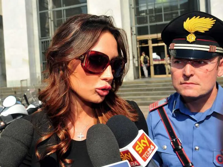 Nicole Minetti e la grazia che ha fatto discutere (a vuoto)