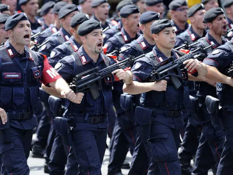 «Il prossimo 2 giugno la sfilata venga aperta da insegnanti, medici, lavoratori e volontari»