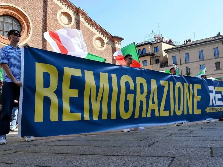 Il bluff della remigrazione. Solo uno slogan, ma pericoloso