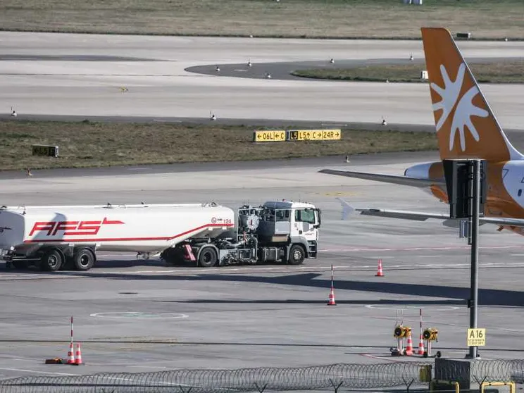 Volo cancellato perché manca il carburante? Sì al rimborso, no all'indennizzo