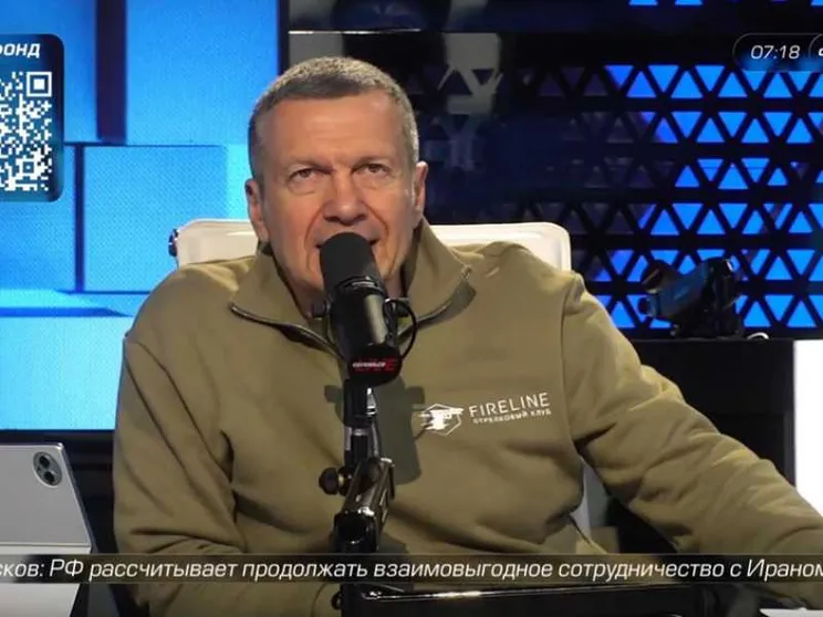 Meloni insultata dalla tv russa, Tajani convoca l'ambasciatore. Solidarietà del Colle. E lei risponde