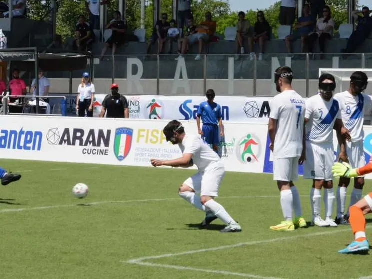 Calcio a 5 non vedenti: Iyobo, il bomber che illumina il buio