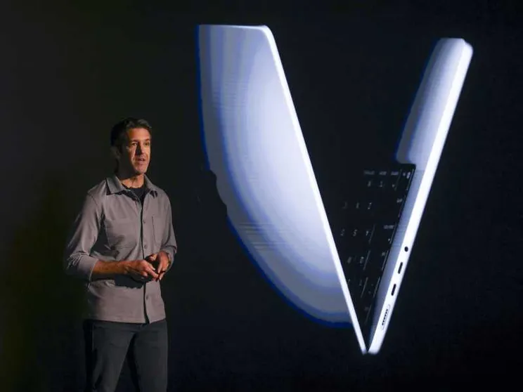 Tim Cook lascia la guida di Apple, il nuovo Ceo sarà John Ternus