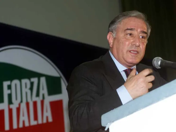 Dell'Utri a processo per i 42 milioni ricevuti da Berlusconi