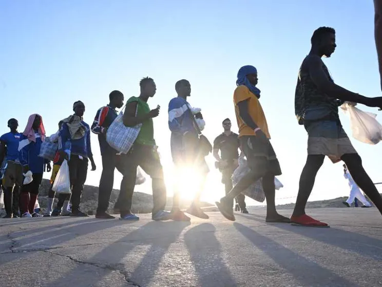 Centinaia di minori stranieri in Italia stanno finendo nei centri per adulti