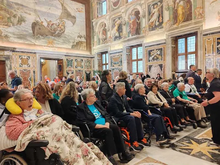 Papa Leone XIV assieme ai malati di Sla: nel dolore resta intatto il valore della vita