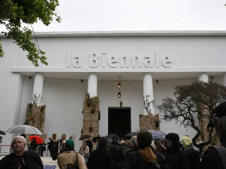 La Biennale come «campo di forze»: immagine efficace di libertà e ricerca
