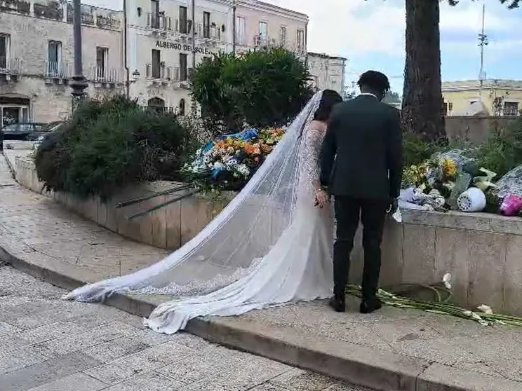 Le nozze di Muhammed e Raffaella coi fiori per Bakari Sako