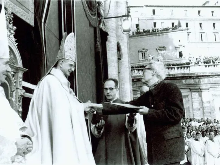 7-8 dicembre 1965. Un porto d'arrivo? No, da qui inizia la rotta
