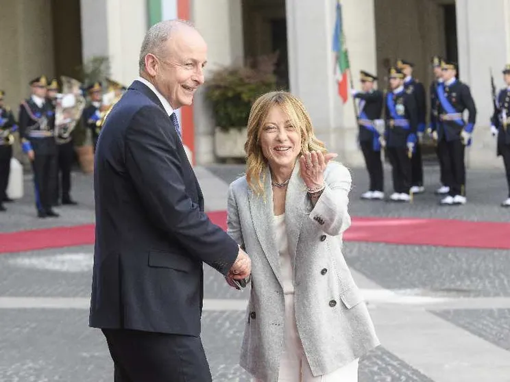 Nuova proroga delle accise, ma la riduzione sul gasolio si dimezza: il pacchetto del governo