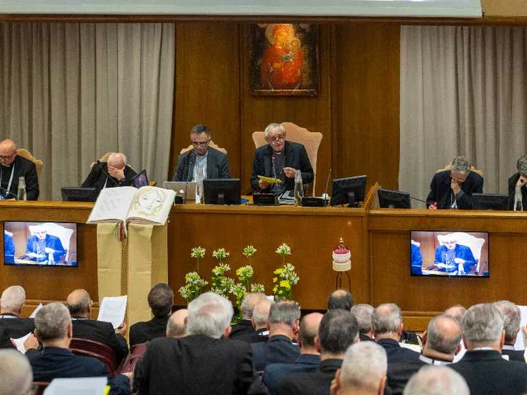 Il «noi» è meglio dell’«io»: la vita comunitaria è la sfida della Chiesa italiana